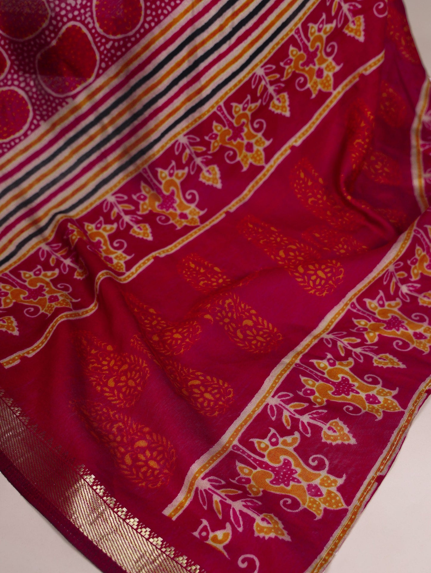 Digtial Printed Maroon Box Pattern With Temple Border Saree